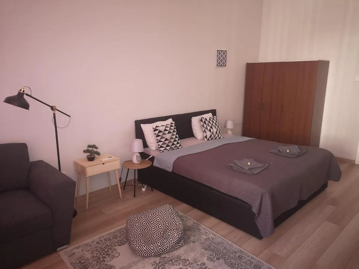Palace - Belvarosi Apartman Eger Apartment
